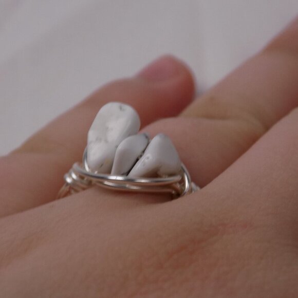 Howlite hand wrapped stone chip ring size 8 - Picture 4 of 6
